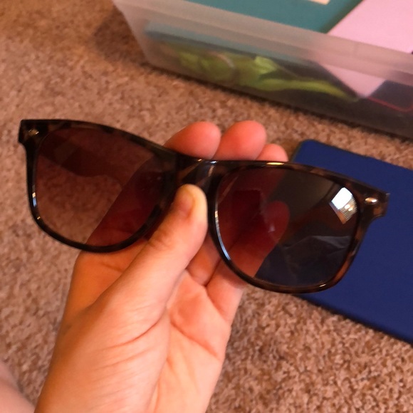 sunglasses - Picture 3 of 3